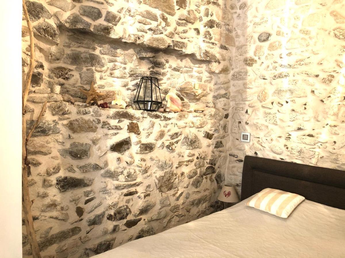 Appartement De Charme Au Coeur De Сен Тропе Екстериор снимка