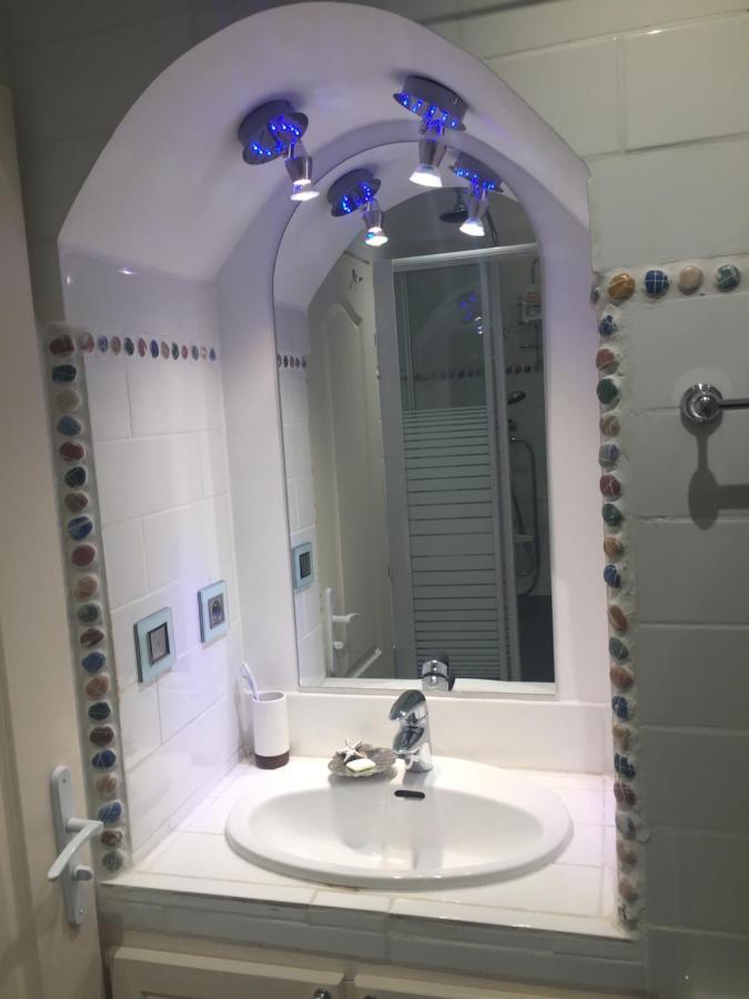Appartement De Charme Au Coeur De Сен Тропе Екстериор снимка